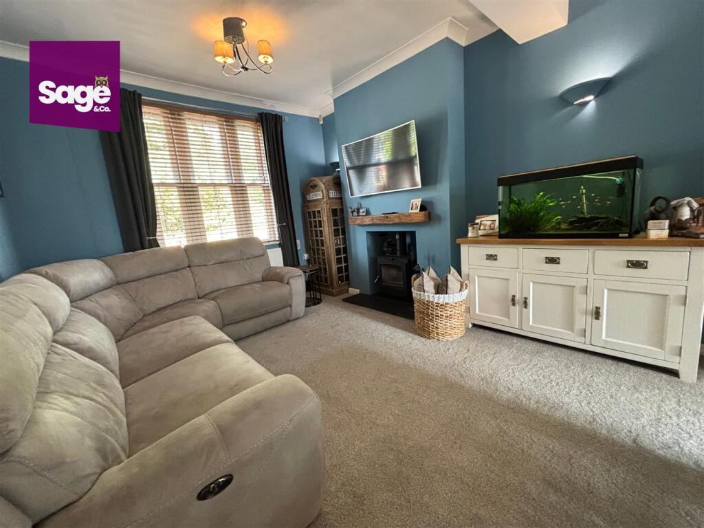 House in Newport - View 3