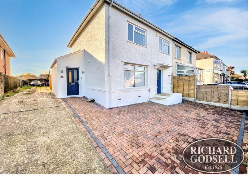 1-bed flat on Christchurch , £150,000