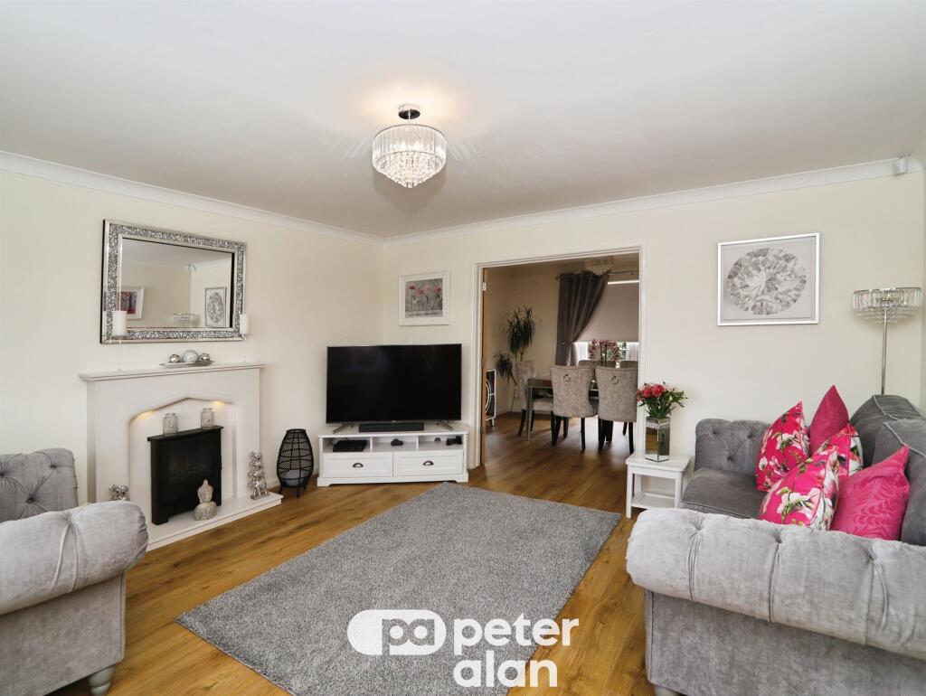 House in Cardiff, Treharris - View 4