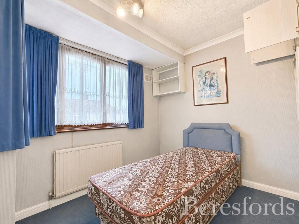 House in Hornchurch, Elm Park - More