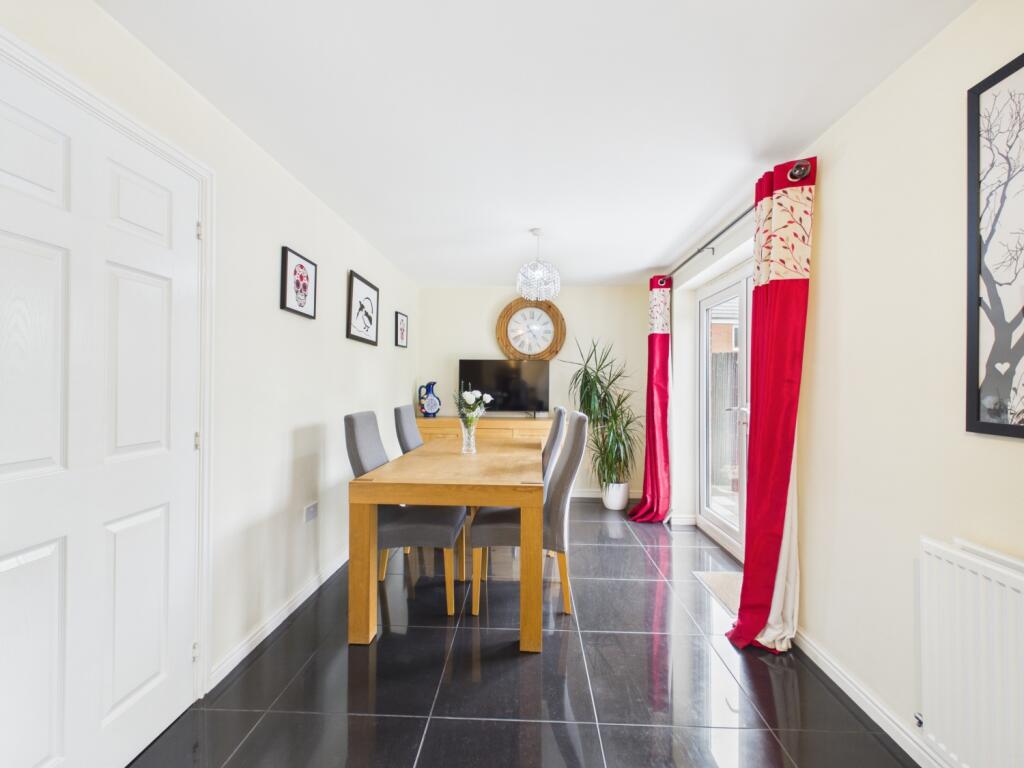 House in Wakefield - View 5