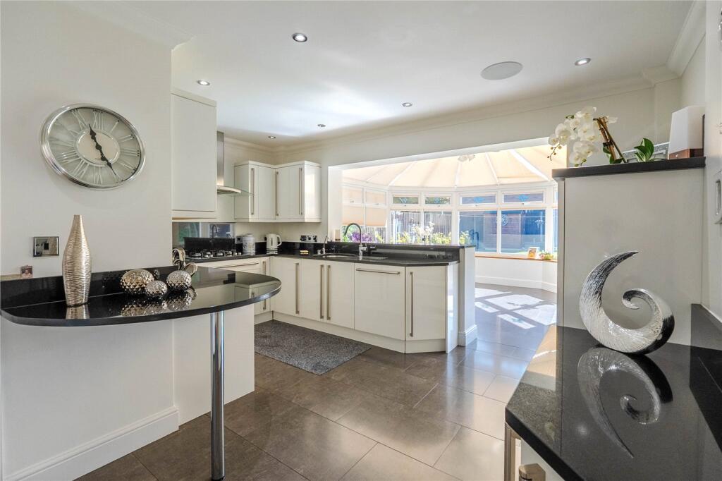 Ennerdale Avenue, Dunstable, Beds, LU6 photo 4