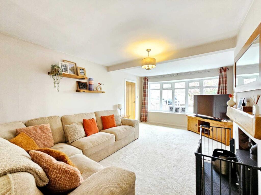 Beverley Close, Cayton, Scarborough, North Yorkshire photo 4