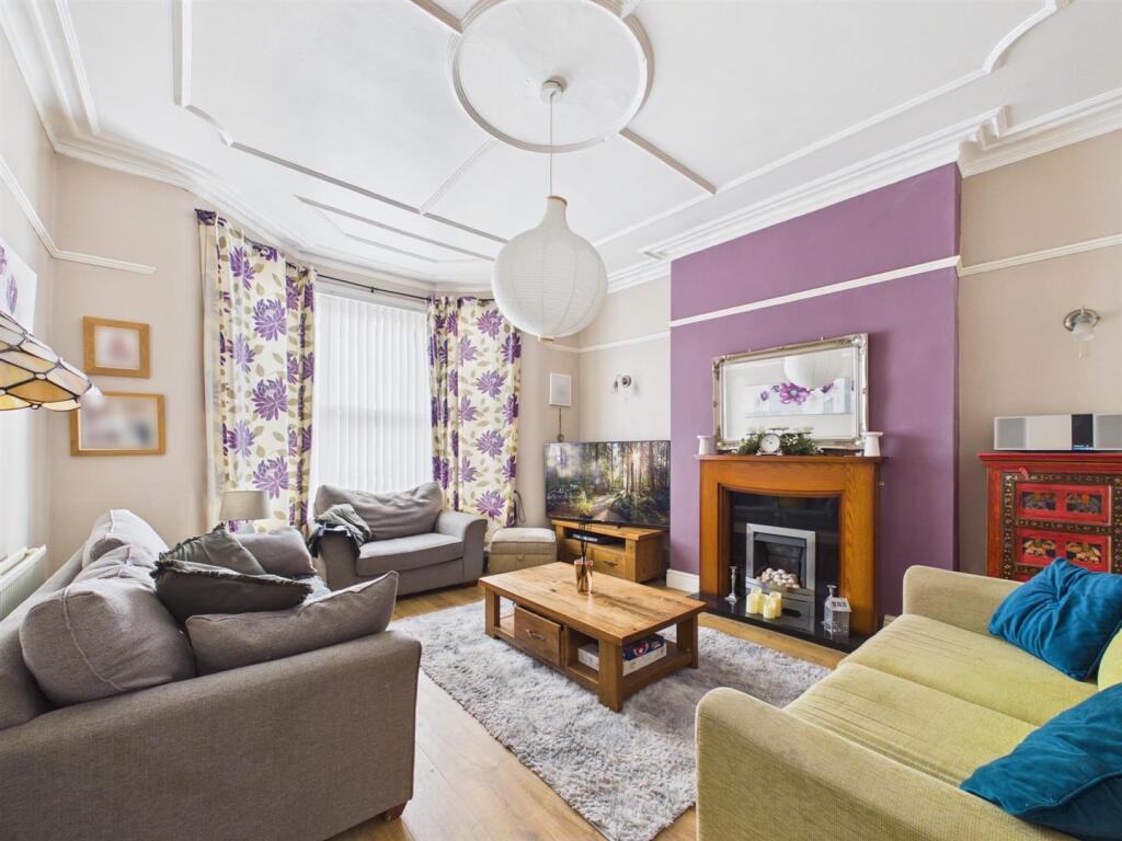 House in Wirral, Liverpool City Region - View 4