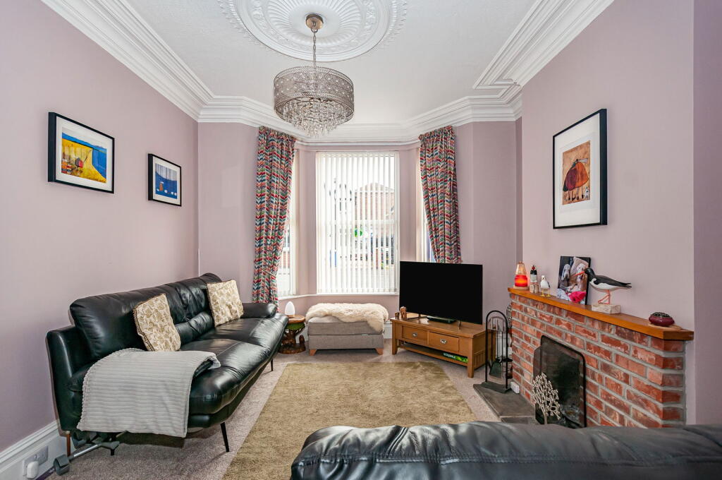71, Cliff Road, Hornsea, HU18 photo 4
