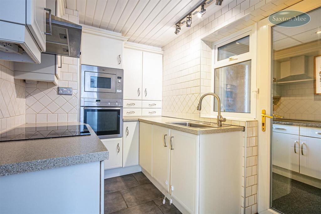 House in Sheffield, Royd, Stocksbridge - More
