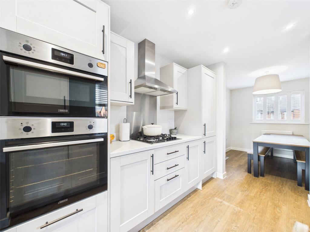 Thespian Road, Churchdown, Gloucester, Gloucestershire, GL3 photo 4