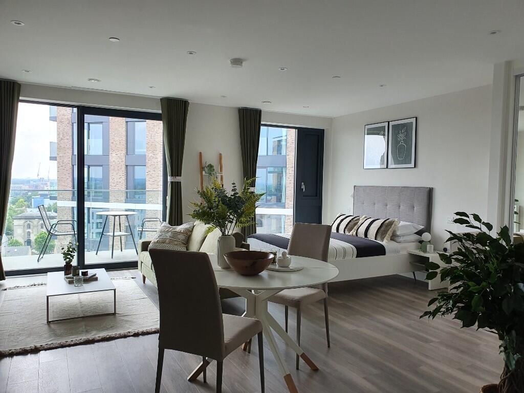 Main image of property: Lionel Road South, London, TW8