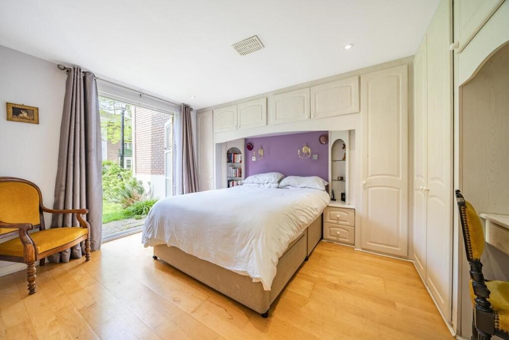 Apartment in London - View 4