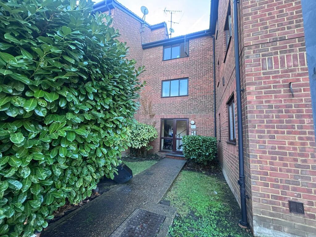 Main image of property: Parsonage Road, West Thurrock, Essex, RM20 4AQ
