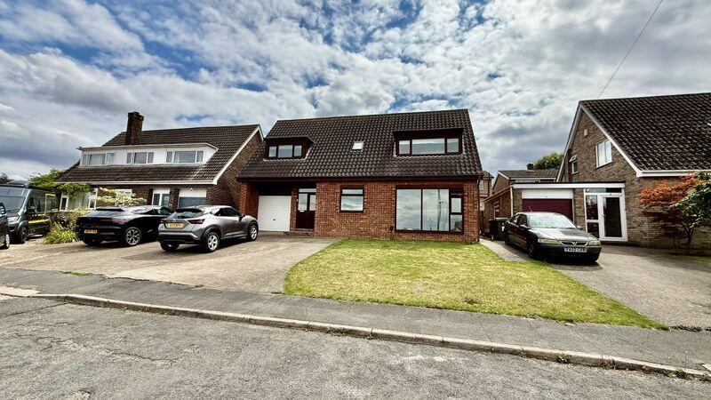 4-bed detached on Thurlby Close, Washingborough, £315,000