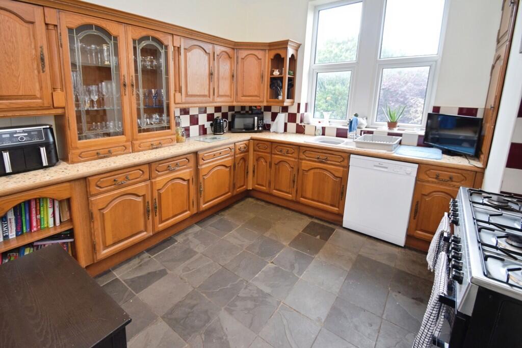 House in Bradford, Shipley - View 4