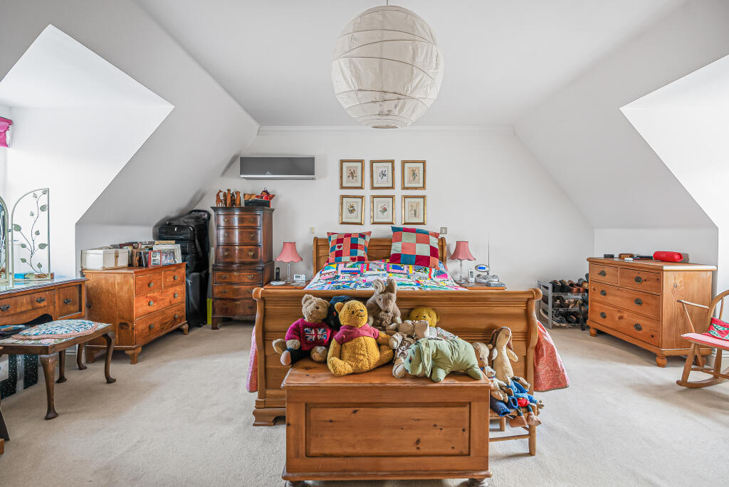 Additional image 11 of Miller Close, Redbourn, AL3