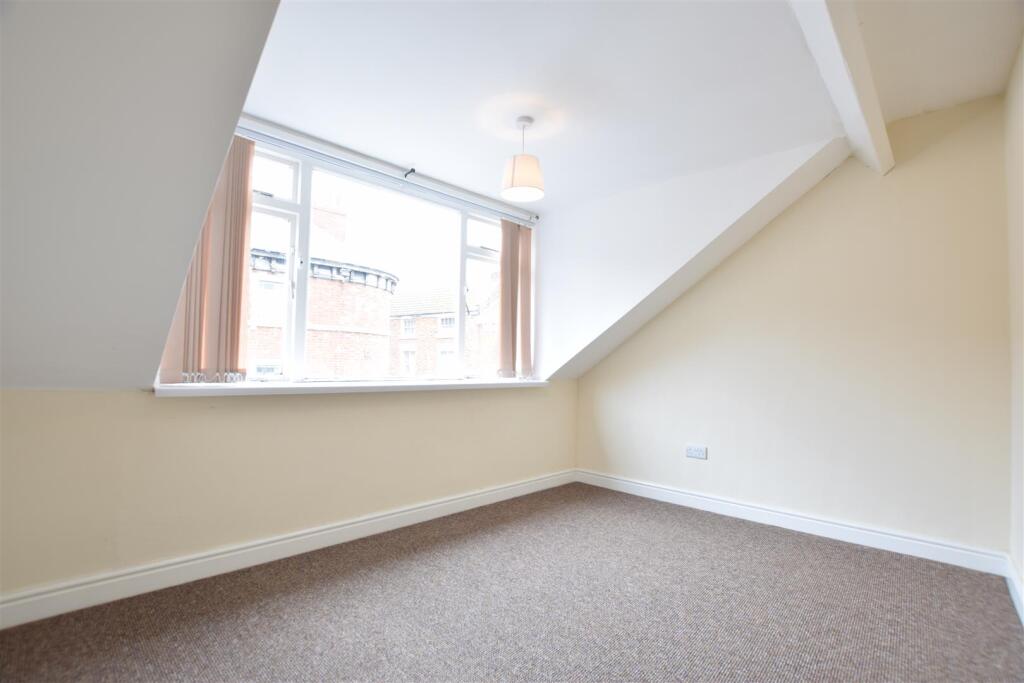 Apartment in York - View 2