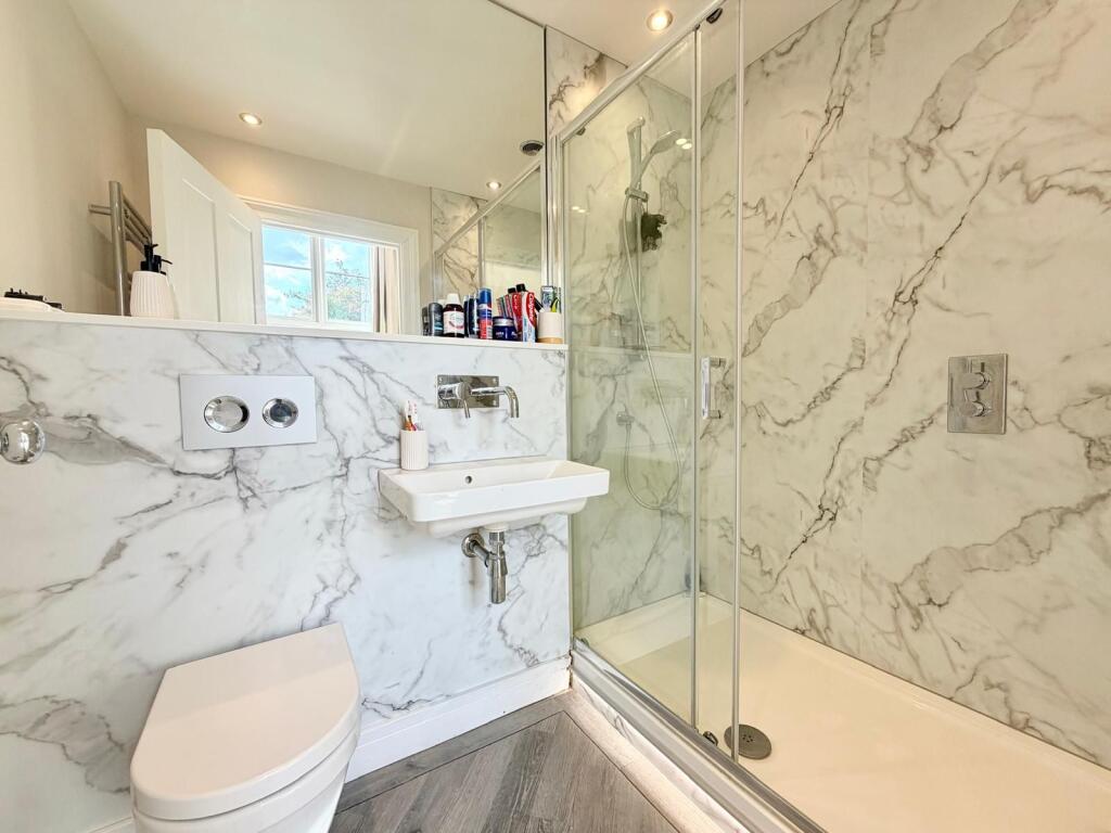 Apartment in Westbury - View 5