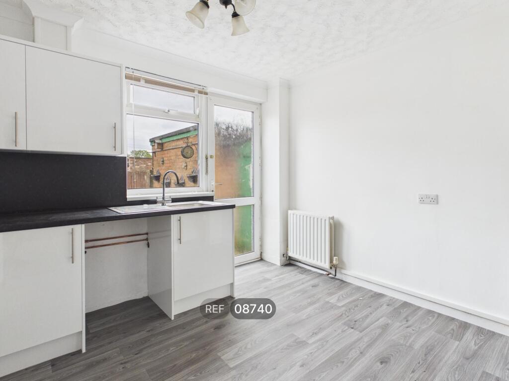 House in Hull, Orchard Park - View 5