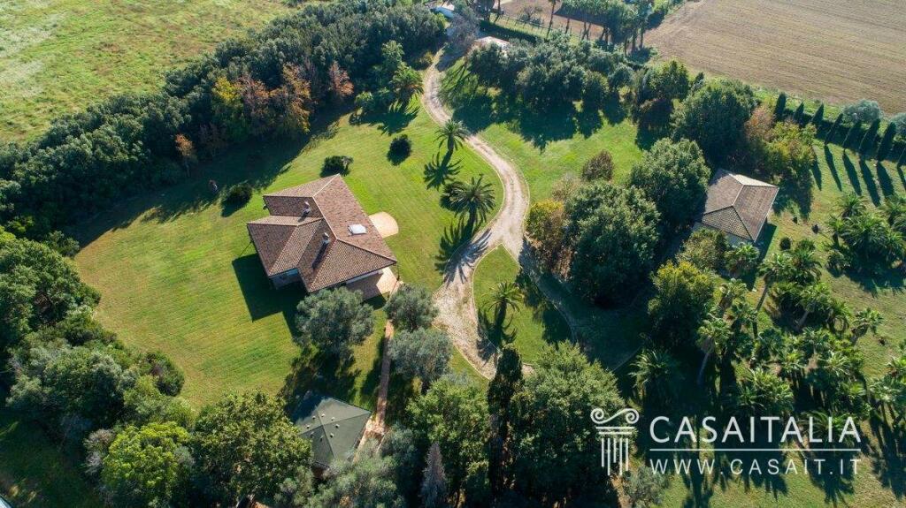 Main image of property: Lazio, Latina, Latina