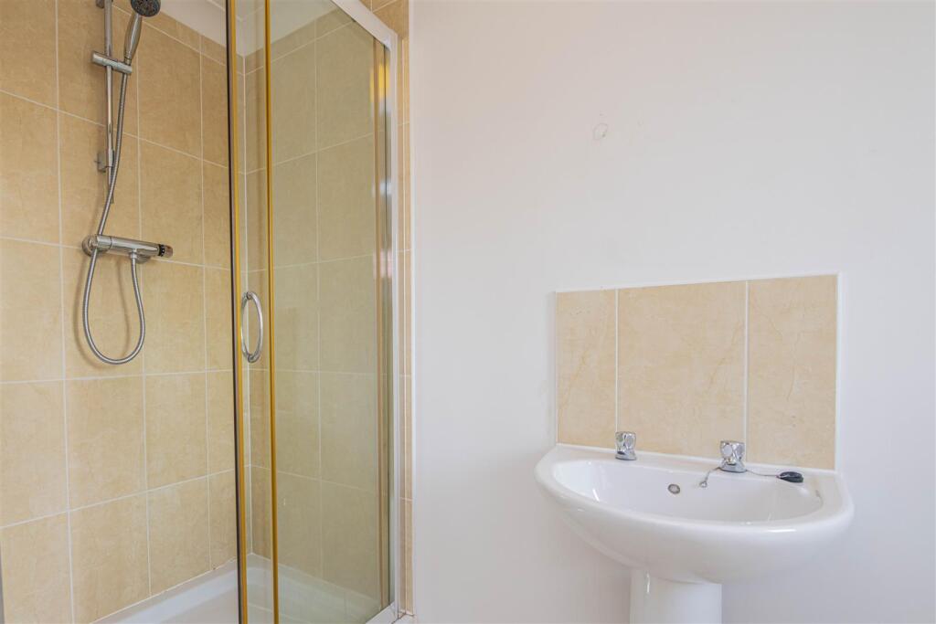 Apartment in Kettering, Avondale - View 5