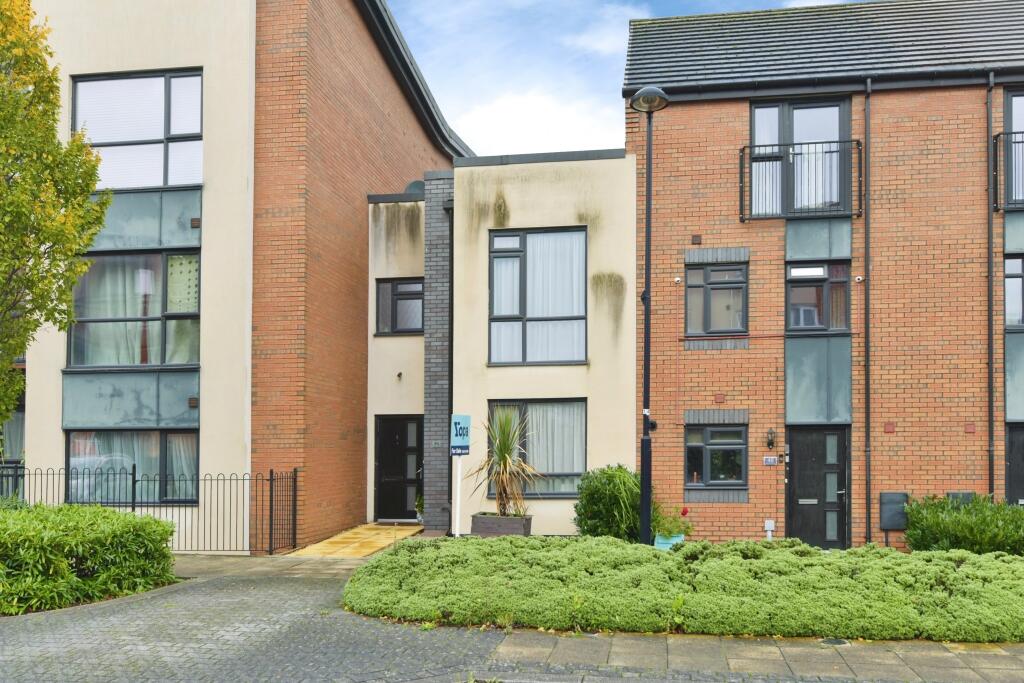 3-bed terraced on Kiln View, Hanley, Stoke-on-trent, ST1, £200,000