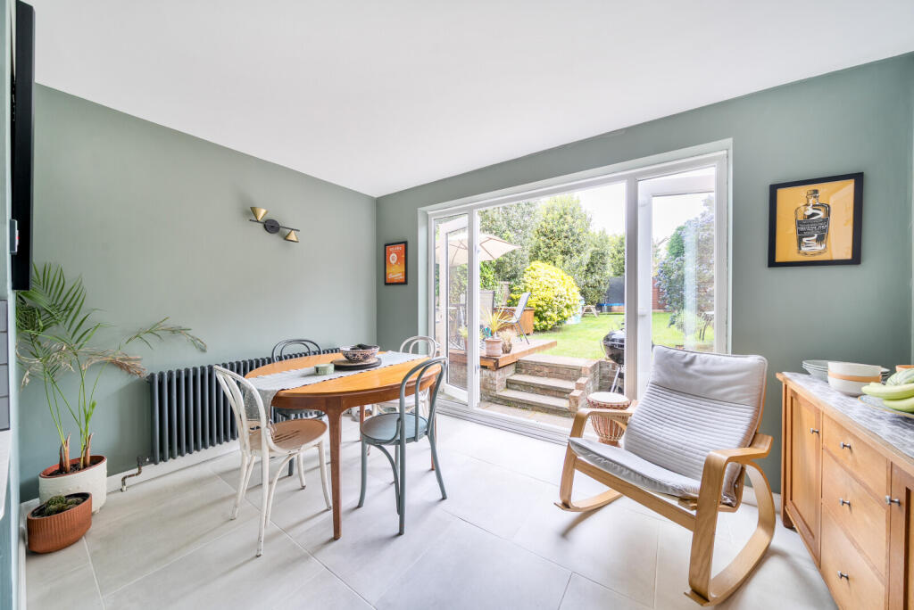 Russell Road, Shepperton, TW17 photo 4