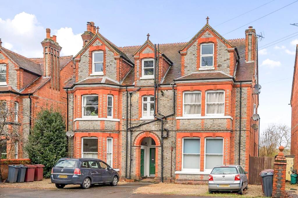 Main image of property: Tilehurst Road, Reading