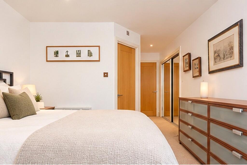 Bridge House, 18 St George Wharf, Lambeth, London, SW8 photo 4