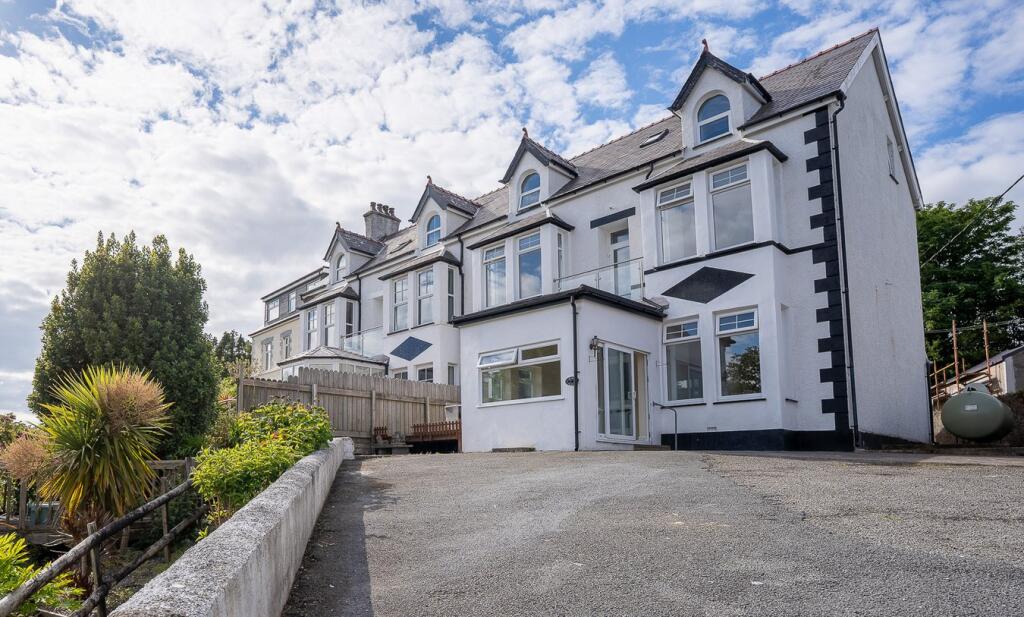 Main image of property: Llanbedrog, Pwllheli, LL53