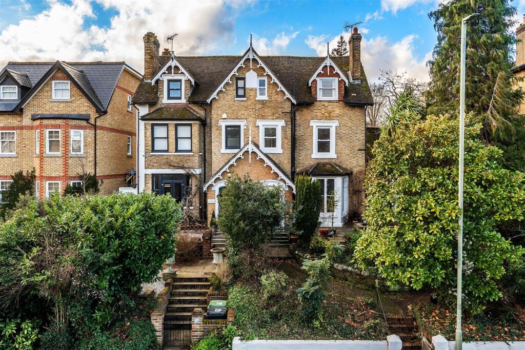 Main image of property: KINGSTON ROAD, LEATHERHEAD, KT22