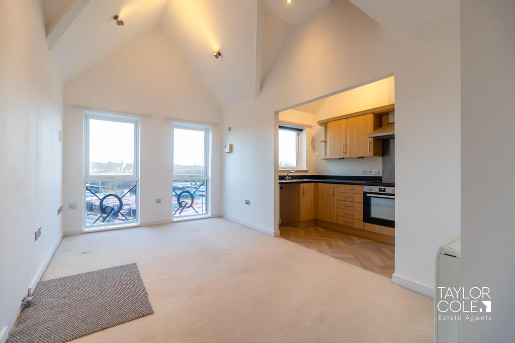Apartment in Tamworth, Staffordshire - View 2