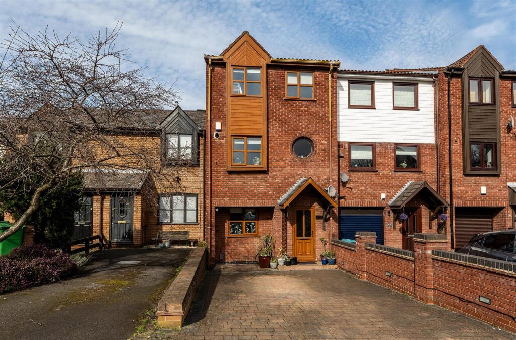 Main image of property: Quayside Close, Nottingham