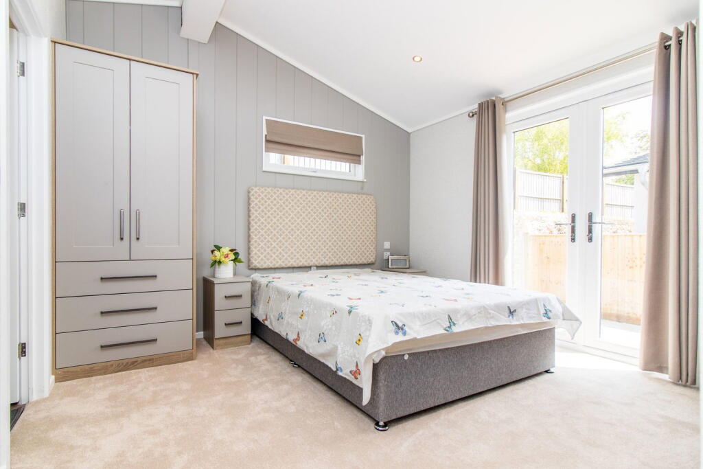 House in Southampton - View 5