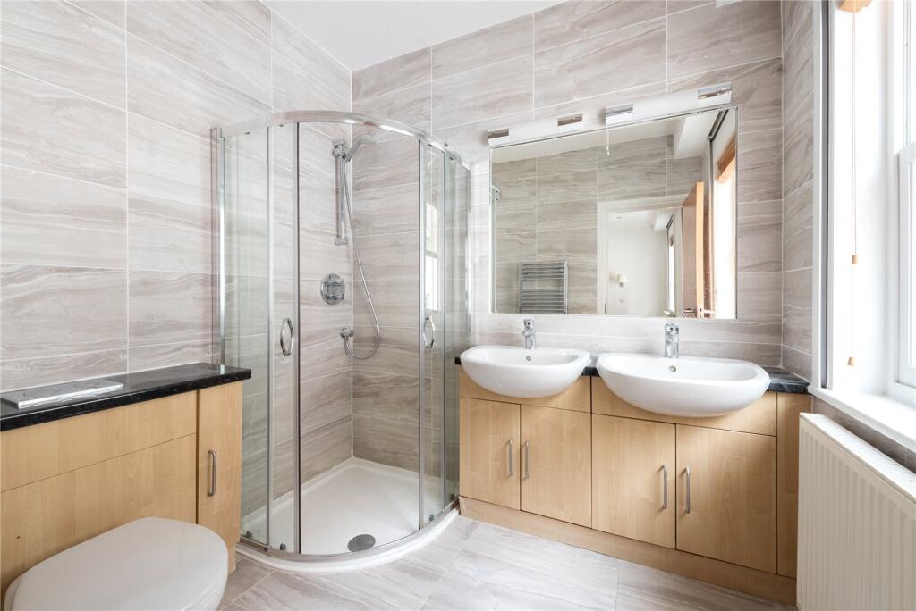 3 bedroom mews property for rent