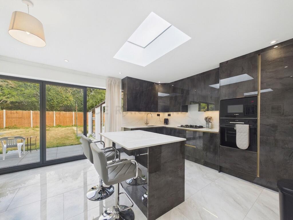 House in Harrow - View 5