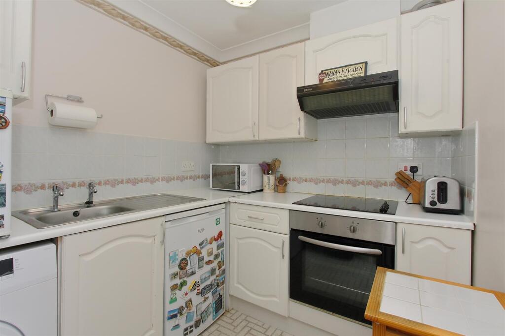 Apartment in Test Valley, Andover - More