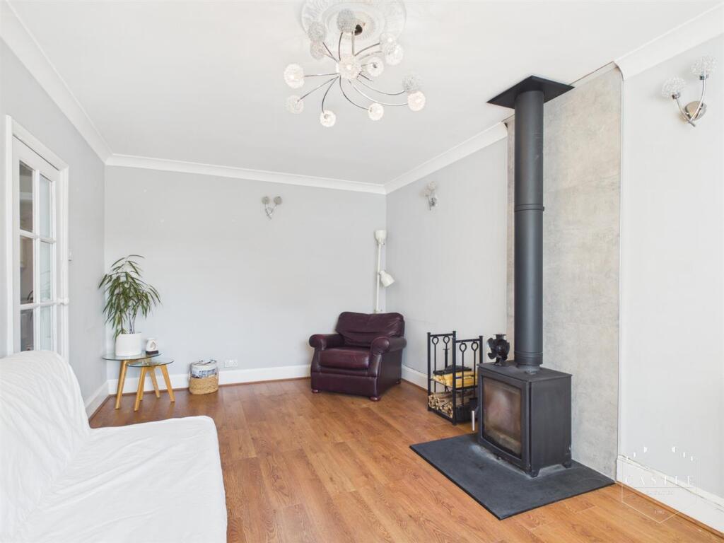 House in Hinckley and Bosworth, Lash Hill, Burbage - More
