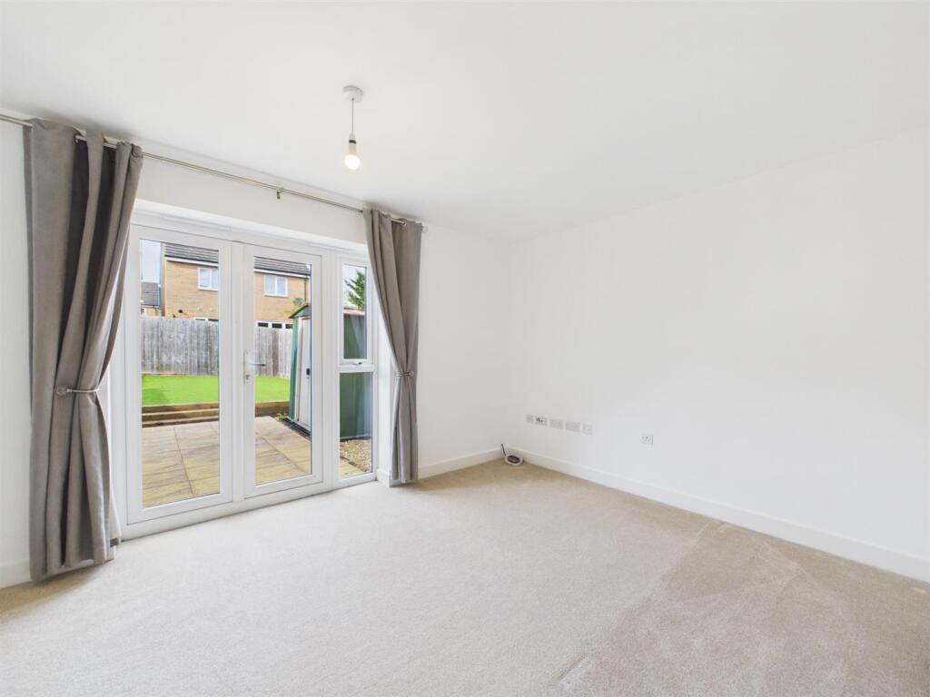 Primrose Road, Lyde Green photo 5
