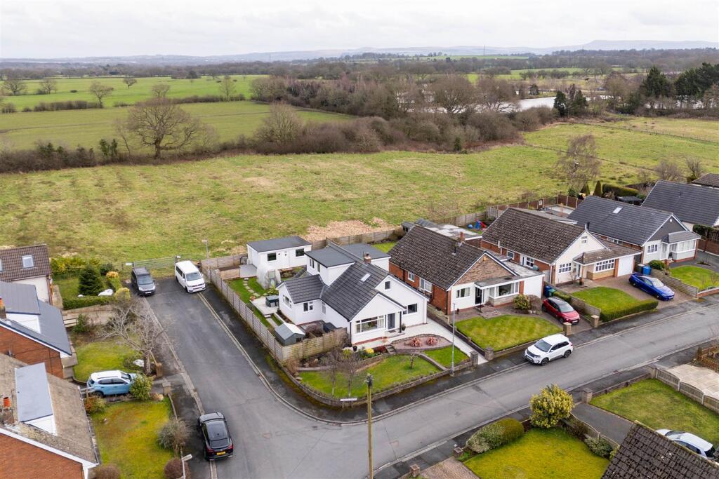 Keats Close, Eccleston, Chorley photo 4