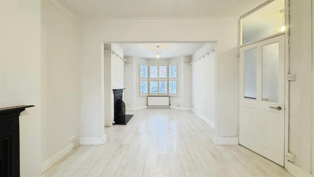 Clapham Terrace, Leamington Spa photo 2