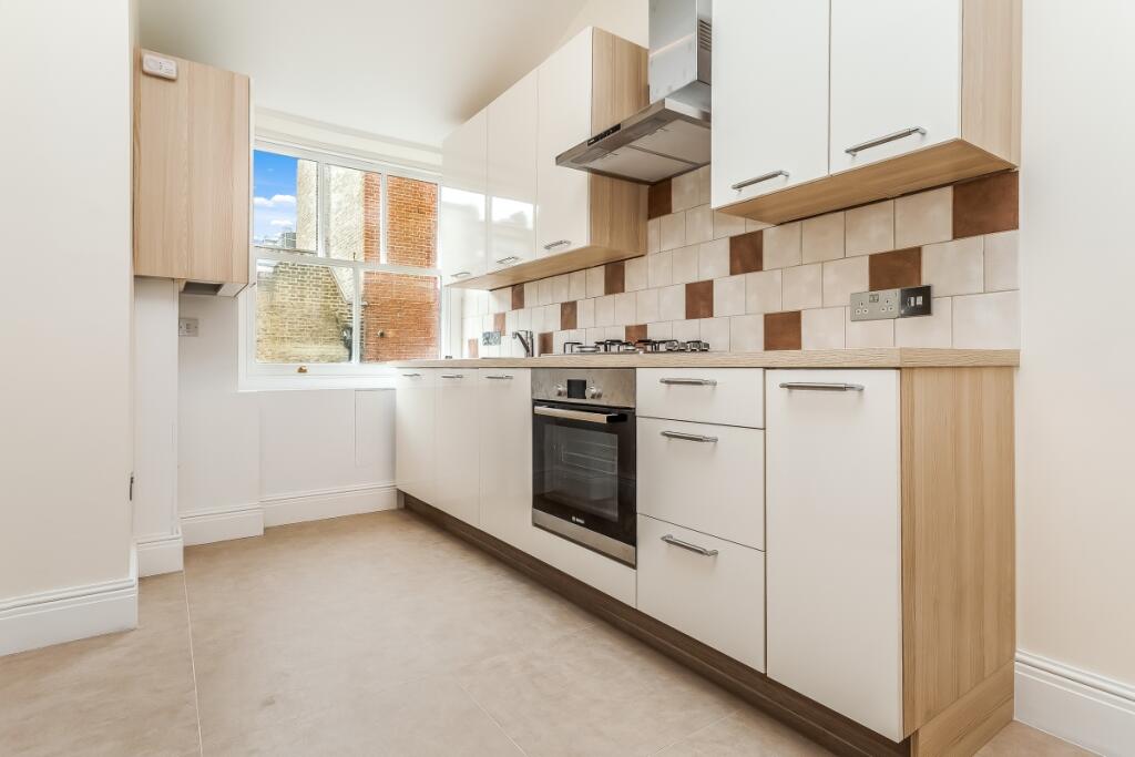 Apartment in London, Marylebone - View 2