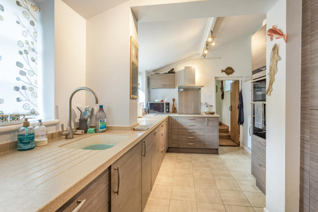 East Road, Oundle, Cambridgeshire, PE8 photo 3