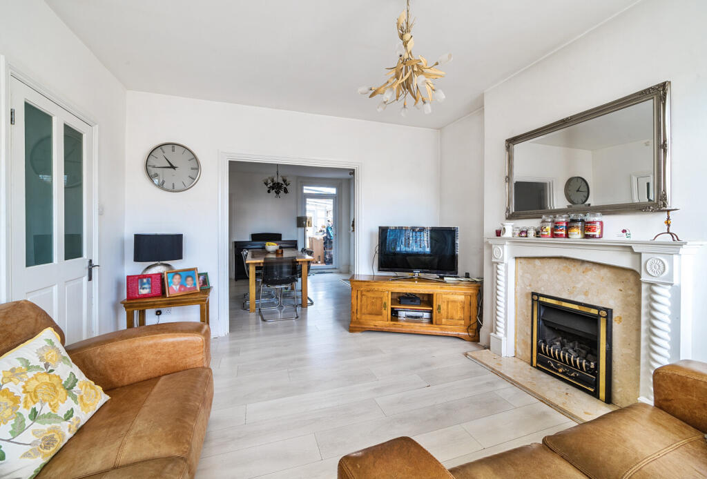 Pretoria Road, Romford, RM7 - View 6