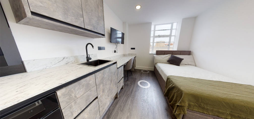 House in Nottingham, Nottinghamshire - View 5
