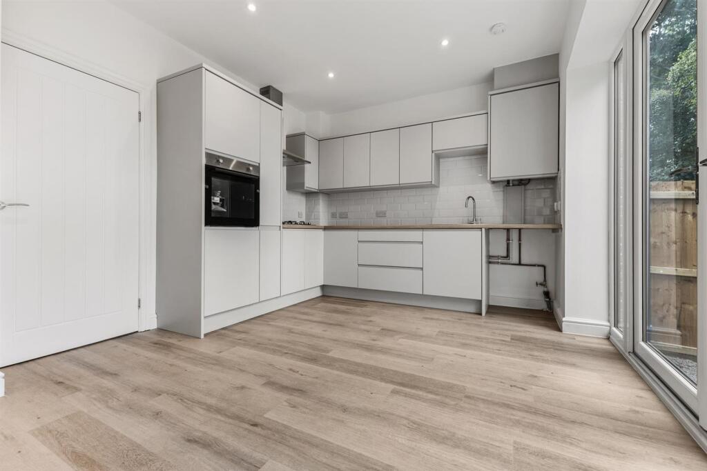 House in Stoke-on-Trent - View 5