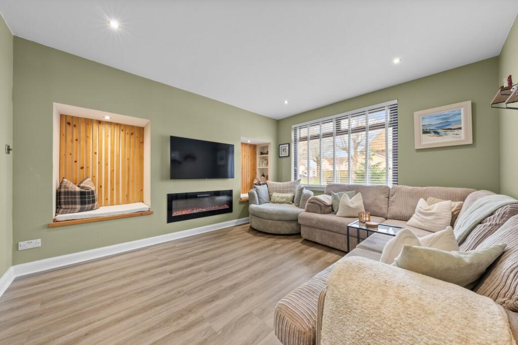 Mclachlan Street, Stenhousemuir, Larbert, FK5 photo 2