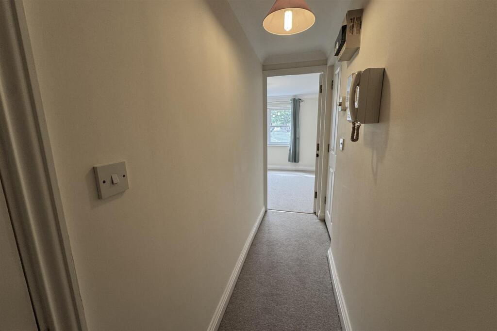 Apartment in Guildford - More