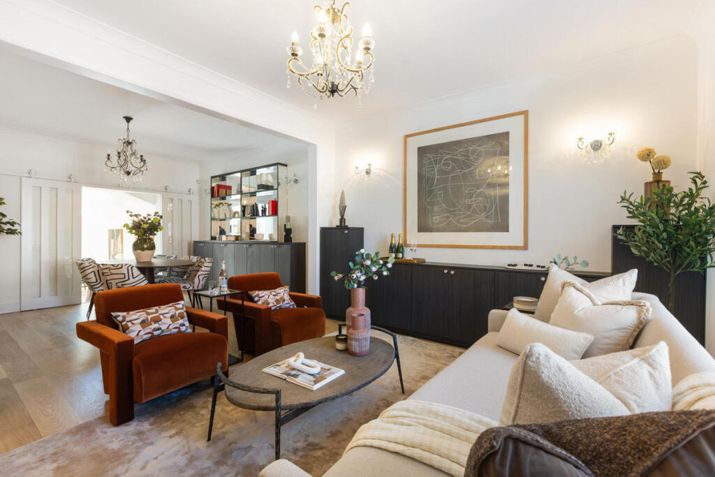 House in London - More