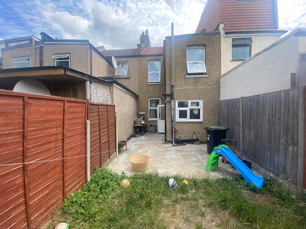 Raynham Avenue, London photo 2