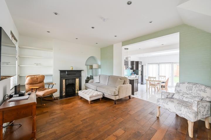 East Ferry Road, London, E14 photo 5