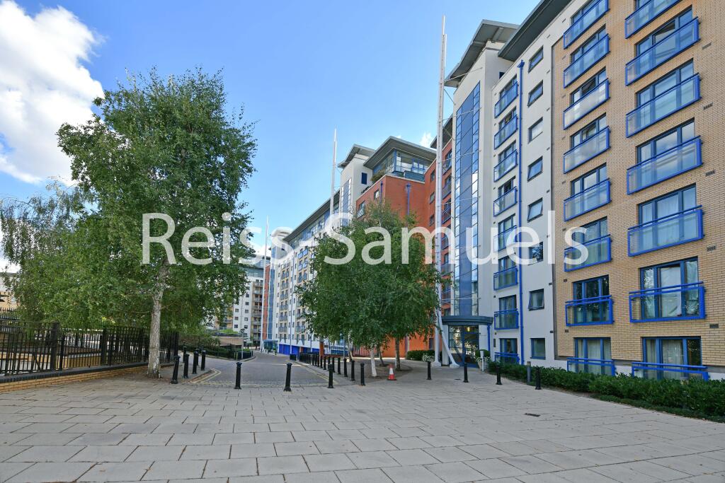 Main image of property: Nova Building, Newton Place, Isle of dogs, London