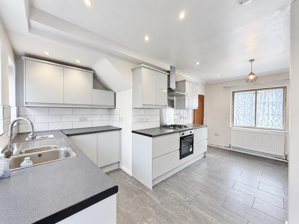House in Spelthorne, Stanwell - View 5